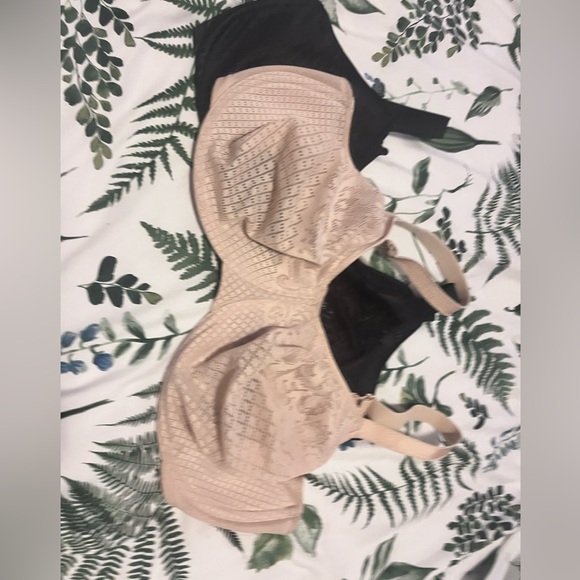 Two Wacoal Visual Effects Minimizer Bras - Picture 5 of 7